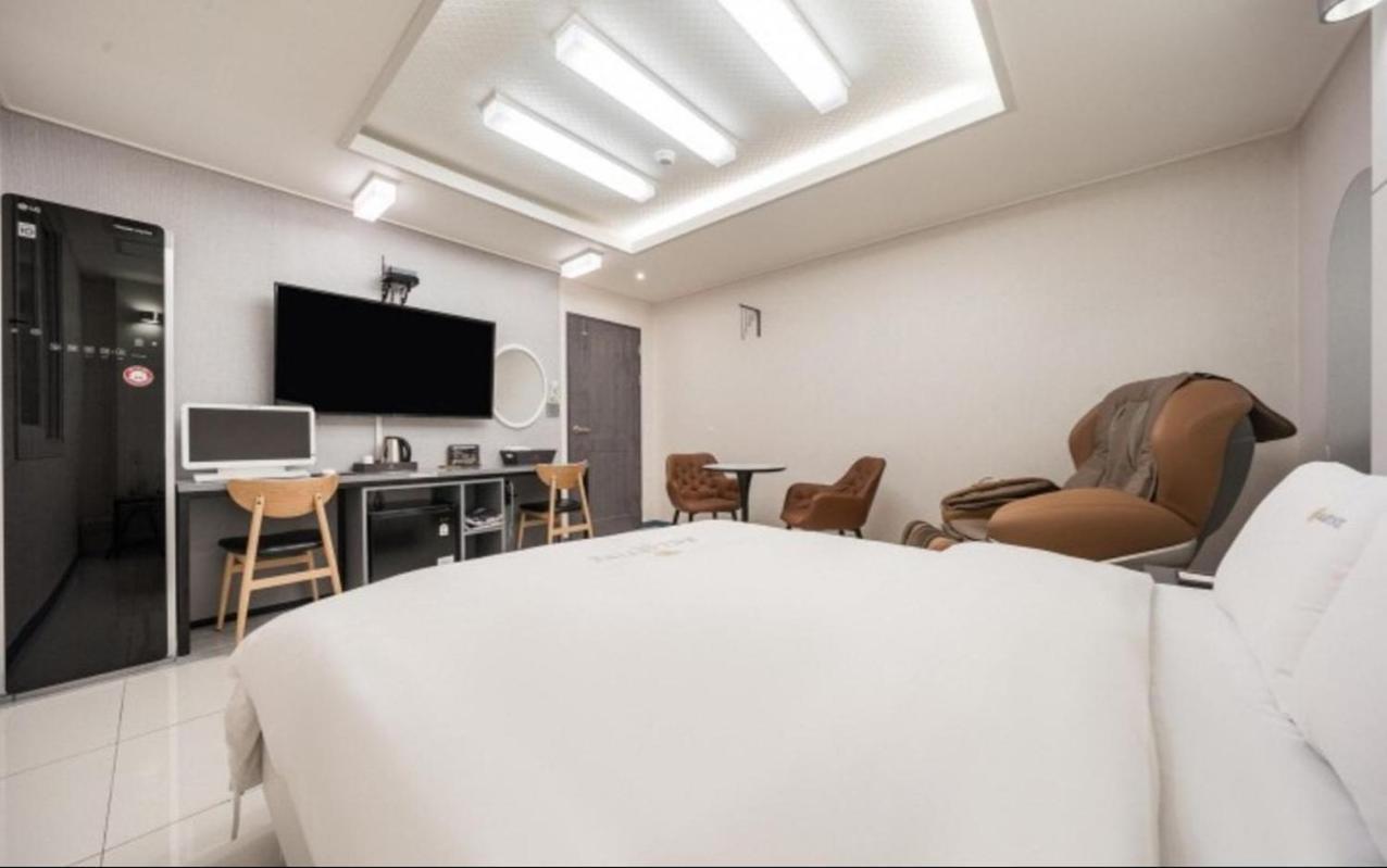 Ballantine Business Hotel Gwangju Metropolitan City ภายนอก รูปภาพ