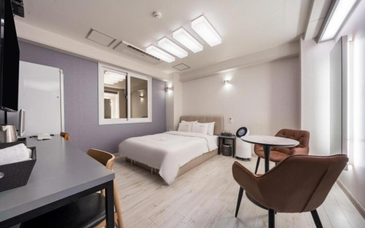 Ballantine Business Hotel Gwangju Metropolitan City ภายนอก รูปภาพ