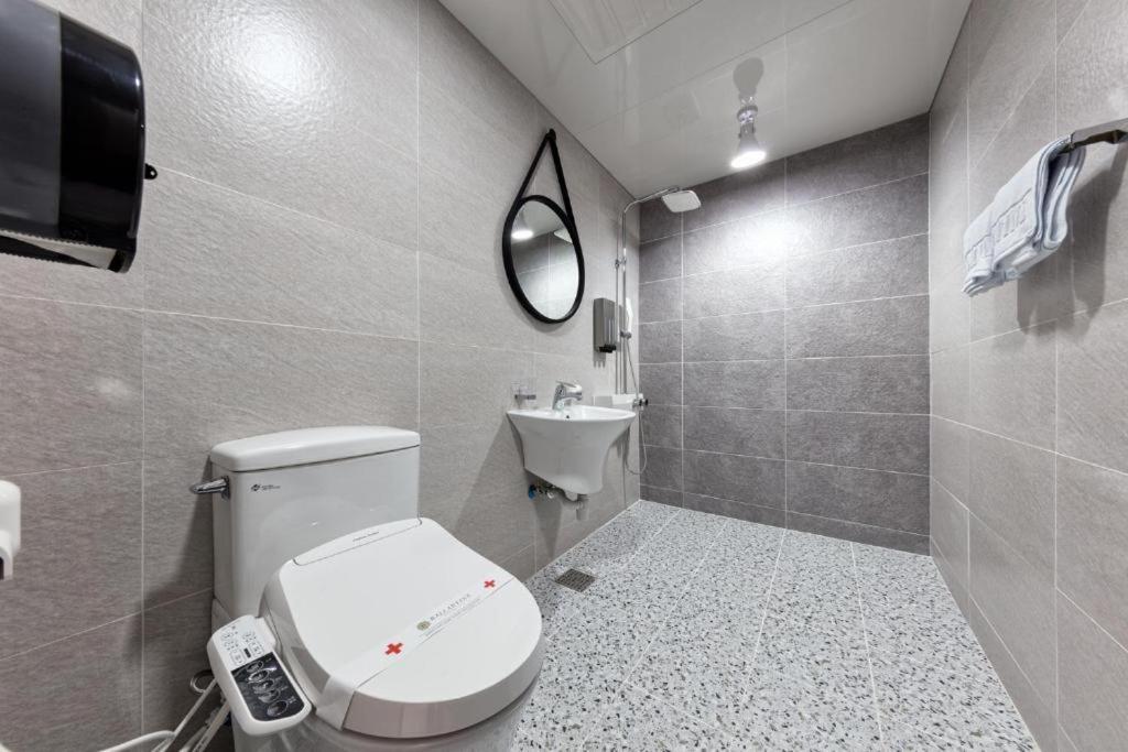Ballantine Business Hotel Gwangju Metropolitan City ภายนอก รูปภาพ