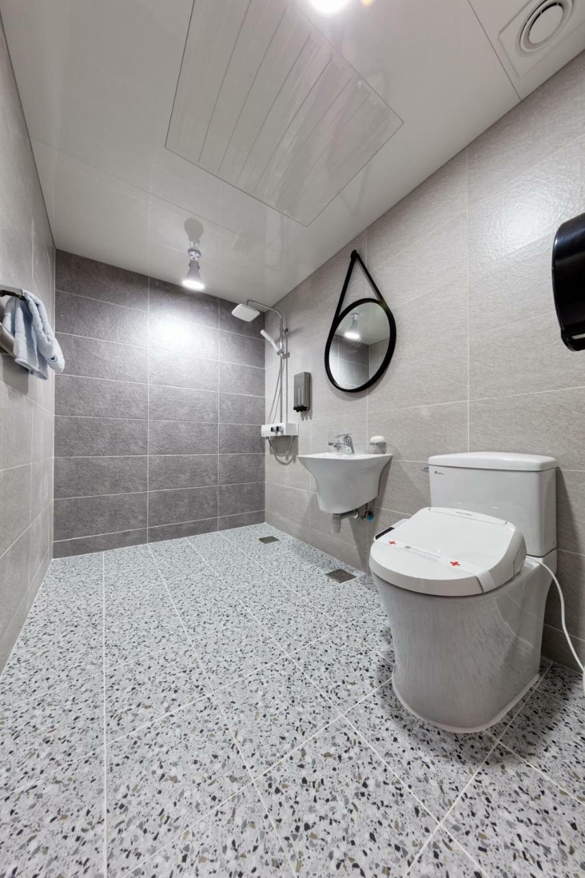Ballantine Business Hotel Gwangju Metropolitan City ภายนอก รูปภาพ
