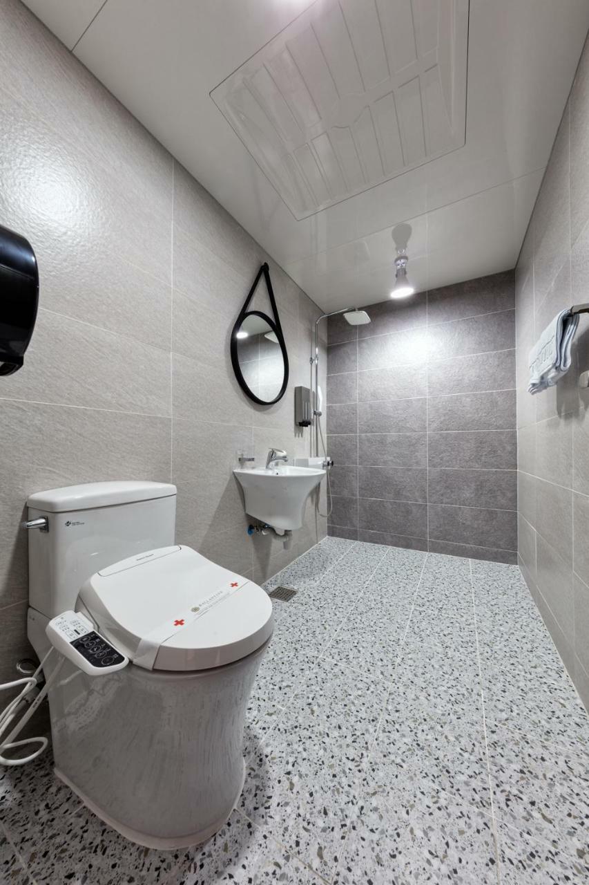 Ballantine Business Hotel Gwangju Metropolitan City ภายนอก รูปภาพ