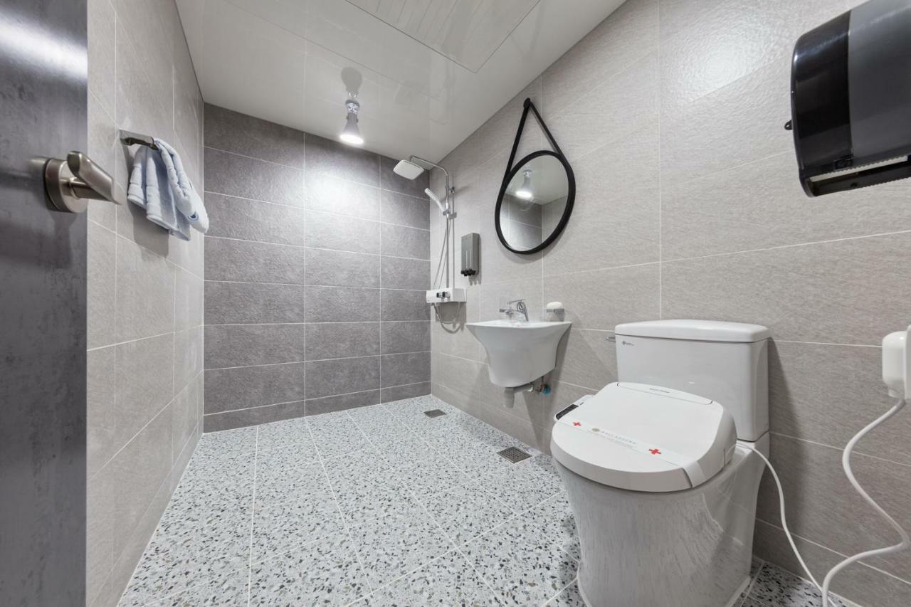 Ballantine Business Hotel Gwangju Metropolitan City ภายนอก รูปภาพ