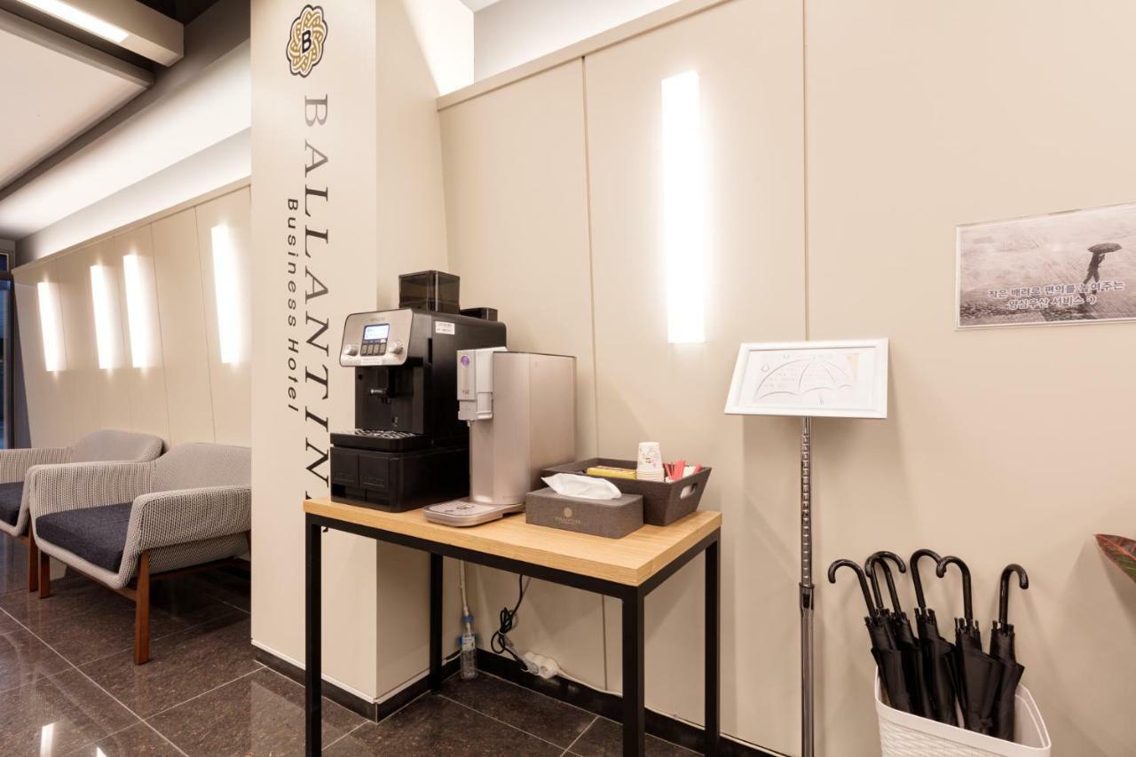 Ballantine Business Hotel Gwangju Metropolitan City ภายนอก รูปภาพ