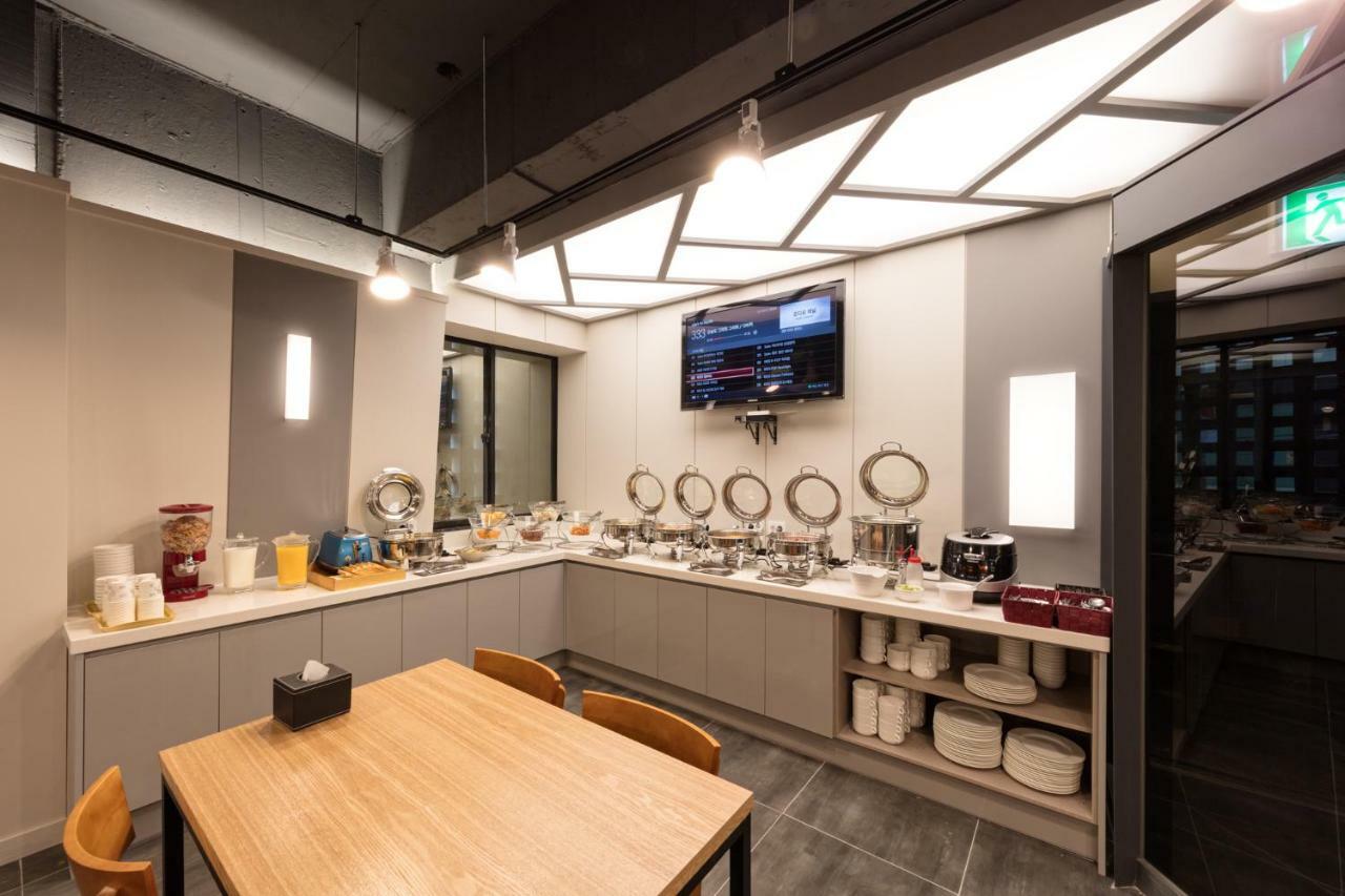 Ballantine Business Hotel Gwangju Metropolitan City ภายนอก รูปภาพ
