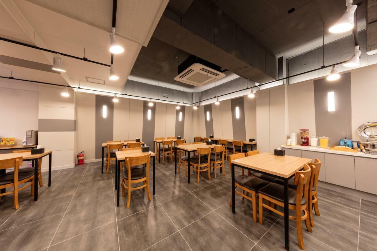 Ballantine Business Hotel Gwangju Metropolitan City ภายนอก รูปภาพ