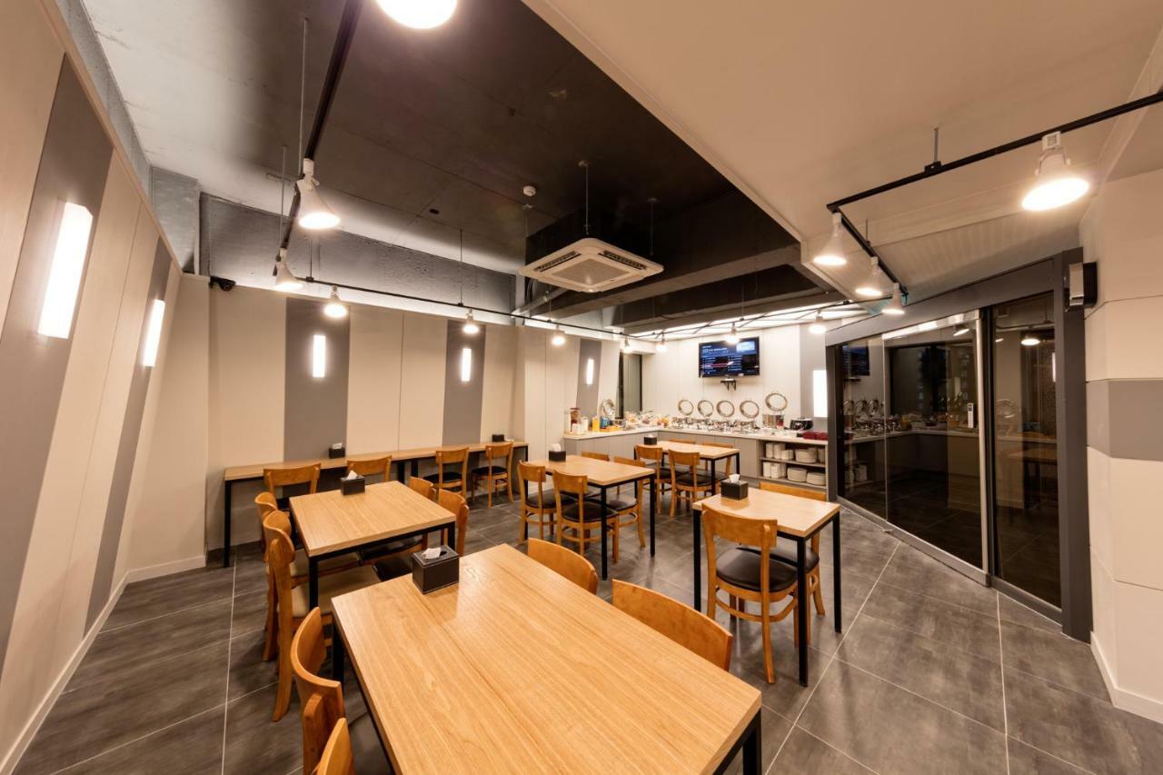 Ballantine Business Hotel Gwangju Metropolitan City ภายนอก รูปภาพ