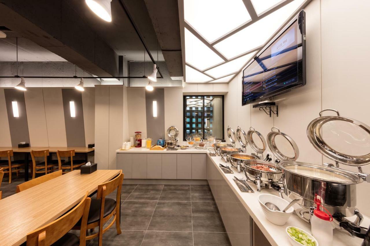 Ballantine Business Hotel Gwangju Metropolitan City ภายนอก รูปภาพ